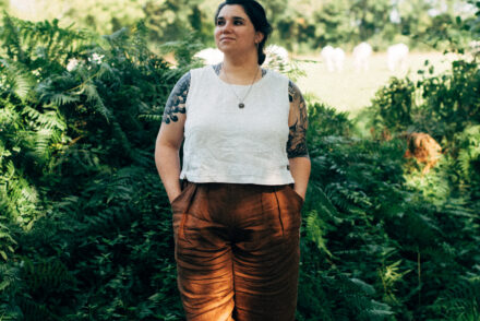 Top Hysope de Deer & Doe et pantalon Bisque de Vivian Shao Chen